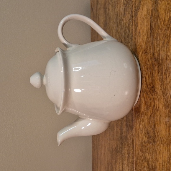 VINTAGE White Ceramic Teapot - Picture 2 of 13
